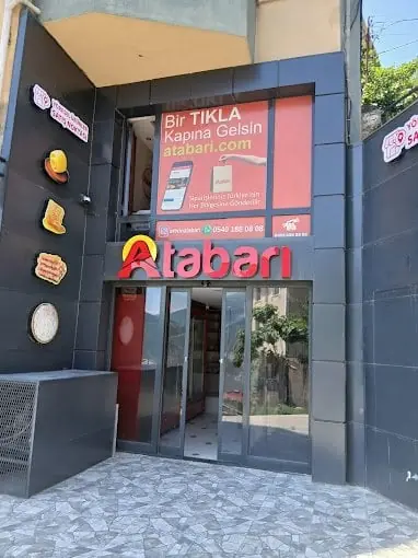 Atabarı Artvin mağazasının vitrini